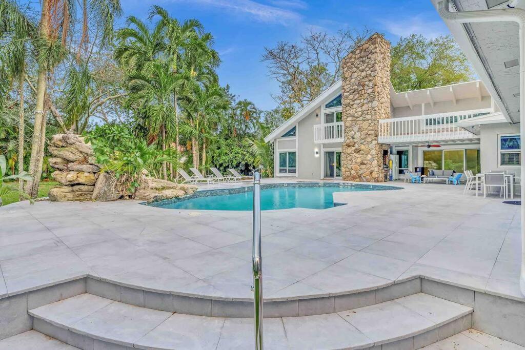 Villa Rare Hidden Getaway Heated Pool 1.5 Acres! Sleeps 16 à Fort Lauderdale Extérieur photo