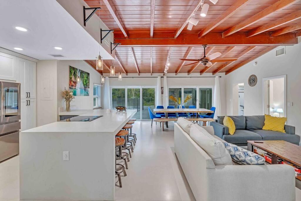 Villa Rare Hidden Getaway Heated Pool 1.5 Acres! Sleeps 16 à Fort Lauderdale Extérieur photo