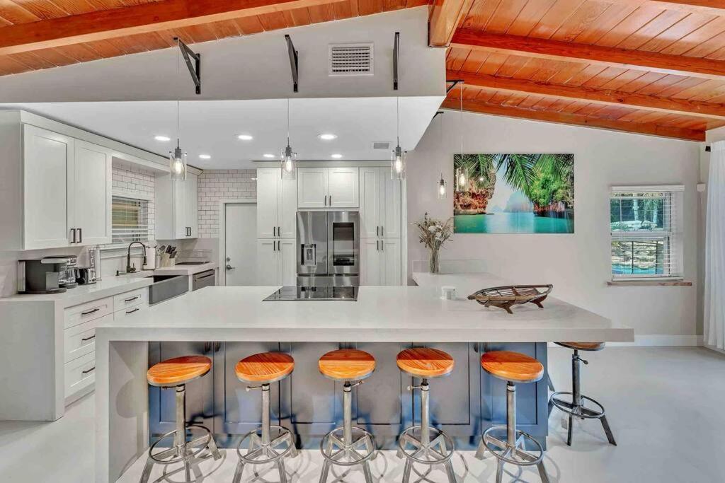 Villa Rare Hidden Getaway Heated Pool 1.5 Acres! Sleeps 16 à Fort Lauderdale Extérieur photo