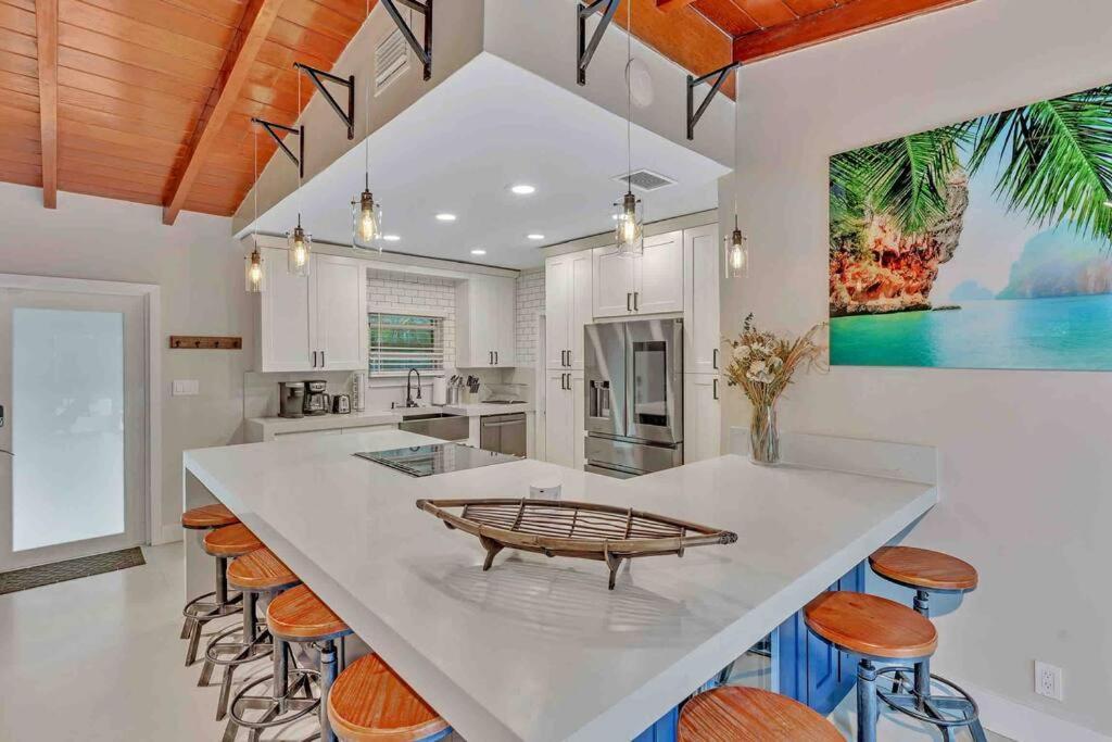 Villa Rare Hidden Getaway Heated Pool 1.5 Acres! Sleeps 16 à Fort Lauderdale Extérieur photo