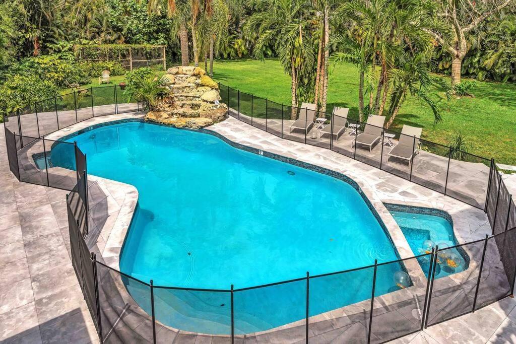 Villa Rare Hidden Getaway Heated Pool 1.5 Acres! Sleeps 16 à Fort Lauderdale Extérieur photo