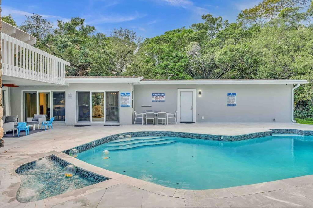 Villa Rare Hidden Getaway Heated Pool 1.5 Acres! Sleeps 16 à Fort Lauderdale Extérieur photo
