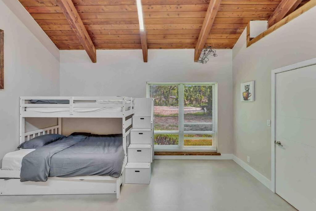 Villa Rare Hidden Getaway Heated Pool 1.5 Acres! Sleeps 16 à Fort Lauderdale Extérieur photo