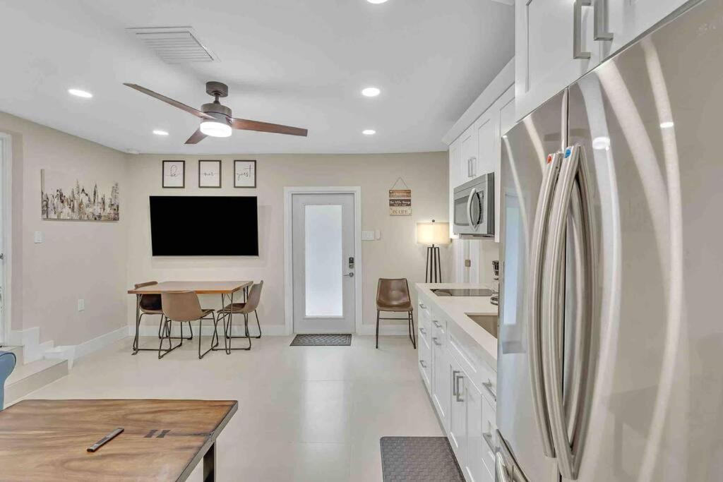 Villa Rare Hidden Getaway Heated Pool 1.5 Acres! Sleeps 16 à Fort Lauderdale Extérieur photo